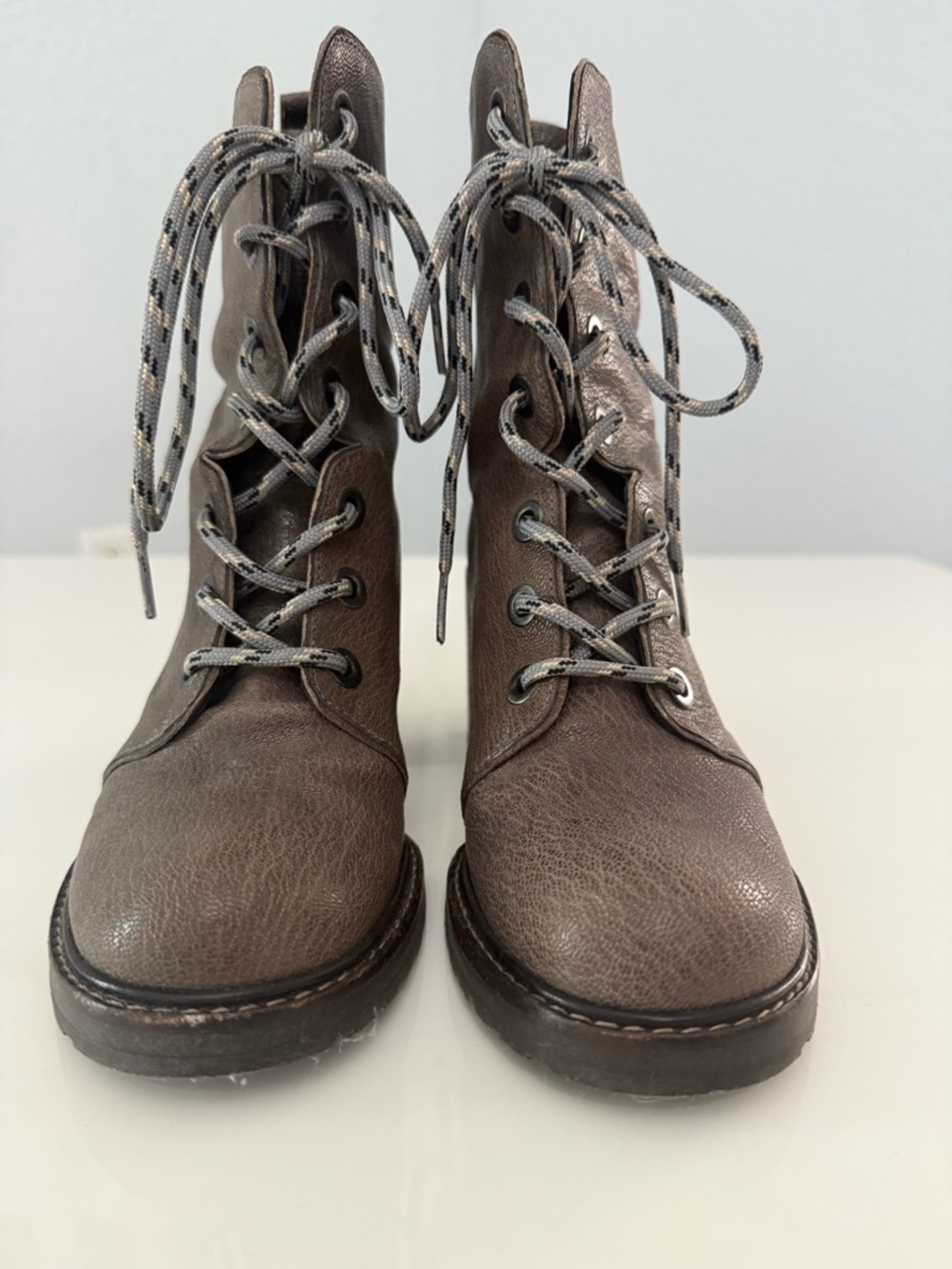 Stuart Weitzman  Gray Leather Lace-Up Combat Boots Women Size 6.